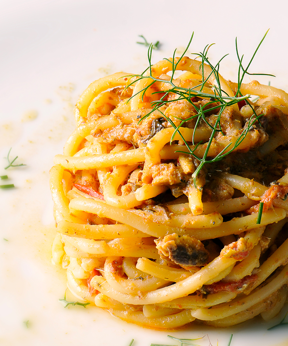 Pasta alle alici con finocchietto selvatico: la tradizione siciliana che conquista ogni forchettata